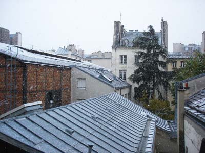 フランス パリ 初雪