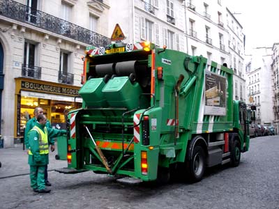 フランス パリ ゴミ
